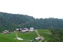 Oberhalb der Hirzer Hütte. Im Hintergrund ist Klammeben zu sehen und der Weg der dort hinführt