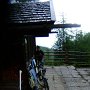 Und auf einmal waren die Regenwolken komplett über mir und haben die Schleusen geöffnet. Unterschlupf gefunden