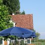 Nahahnsicht Bauernhof mit Storchennest