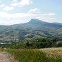 Die erste Abfahrt ist etwas ruppig, aber dafür hat man San Marino voll im Blick!