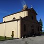 Pfarrkirche am Dorfeingang von Torriana